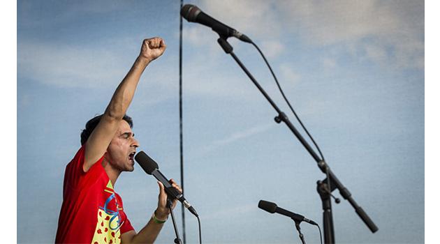 Radek Banga 23. června 2019 při projevu na demonstraci na pražské Letenské pláni (FOTO: Petr Zewlakk Vrabec)