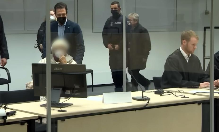Sekretářka z nacistického koncentračního tábora Irmgard Furchnerová u soudu (FOTO: repro video DW)