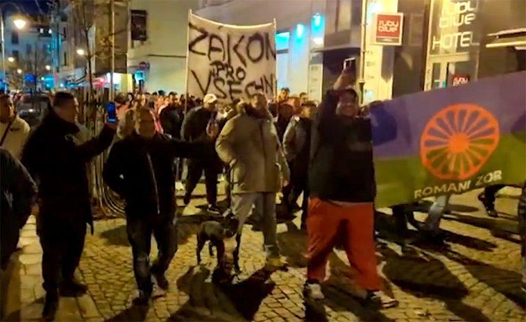 Demonstrace Romů 1. 2. 2023 v Ostravě (FOTO: repro video ČT24)