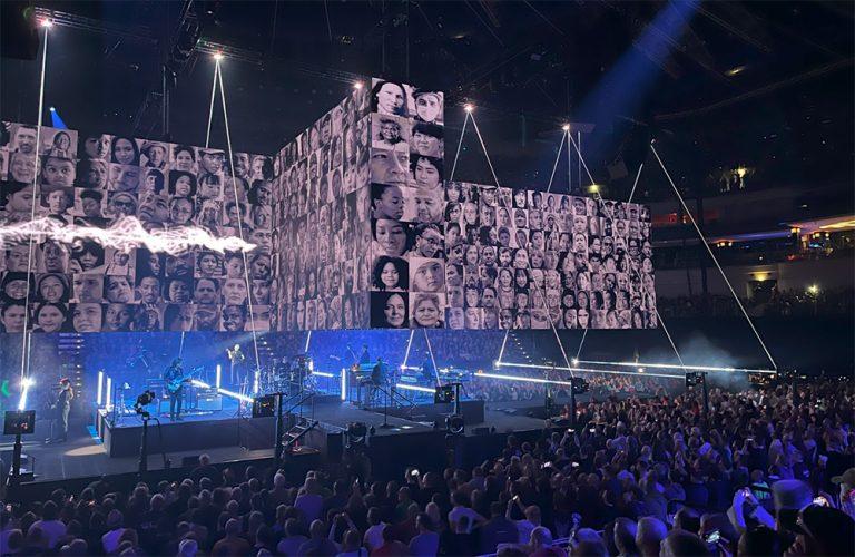 Koncert Rogera Waterse 25. 5. 2023 v pražské O2 aréně.