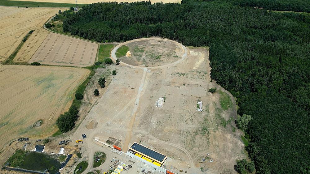 Areál budoucího  Památníku holokaustu Romů a Sintů v Letech u Písku (FOTO: Lukáš Cirok)