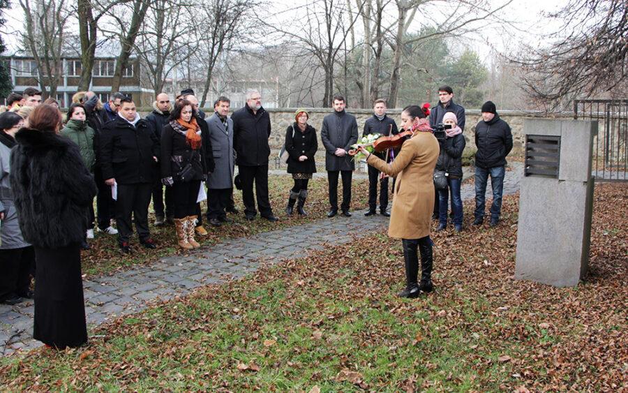 Památník na židovském hřbitově ve Zvolenu (FOTO: Arne Mann)