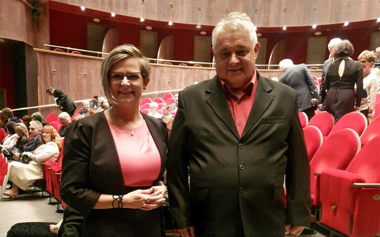 Zdeněk Serinek, vnuk Josefa Serinek, a Hana Hajnová, náměstkyně hejtmana Kraje Vysočina. 9. 11. 2023 (FOTO: se svolením Jakuba Rychlého, mediálního manažera Krajského sdružení Vysočina)