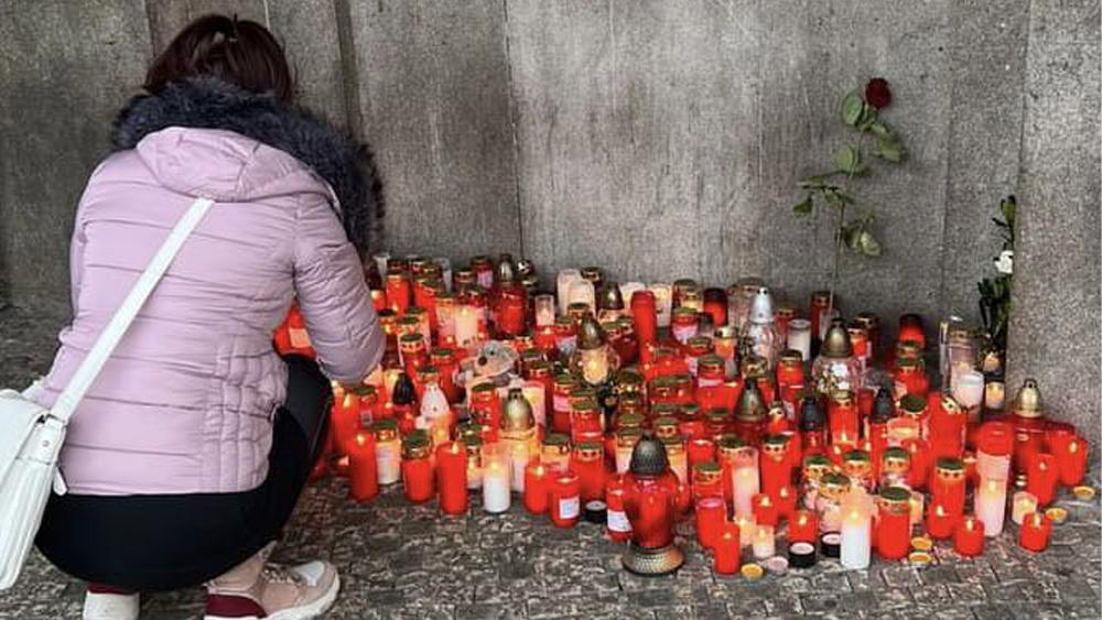 A commemorative ceremony for the murdered 14-year-old Filip in Hradec Králové, 7 January 2023 (PHOTO: Monika Hronová)