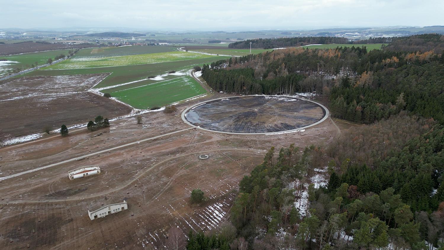 Památník holokaustu Romů a Sintů v prosinci 2023 (FOTO: Lukáš Cirok)