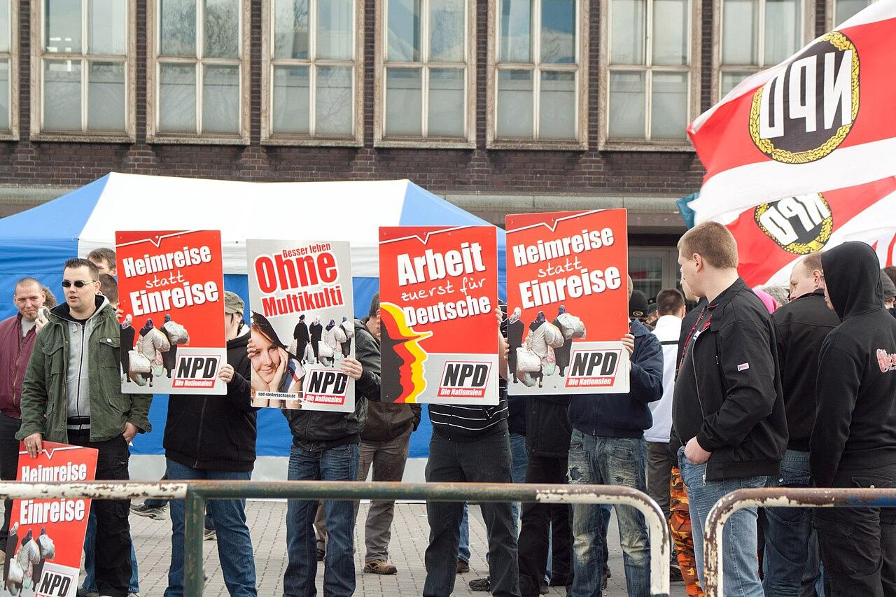 Demonstrace NPD (FOTO: Wikimedia Commons)