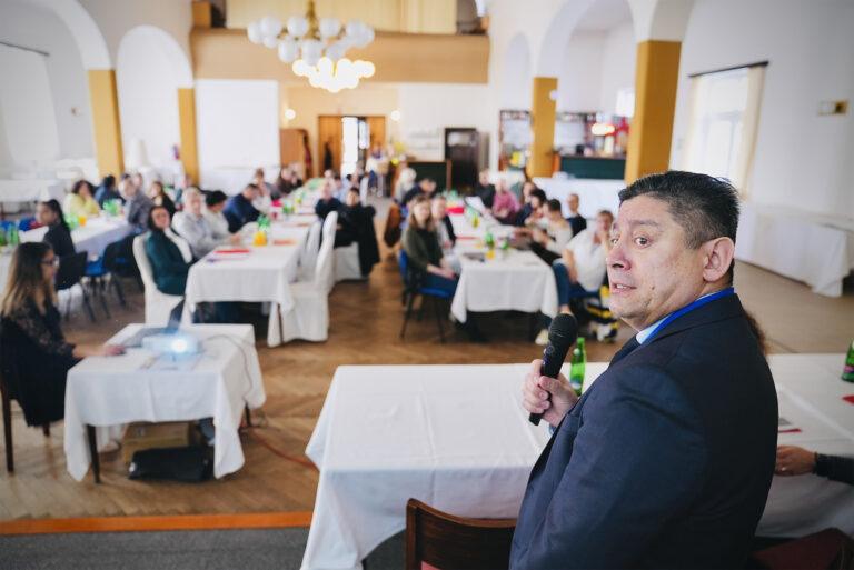 Jan Balog na závěrečné konferenci projektu Společně rozvíjíme romskou občanskou společnost, hotel Svornost, Praha, 21. 3. 2024 (FOTO: Lukáš Cirok)