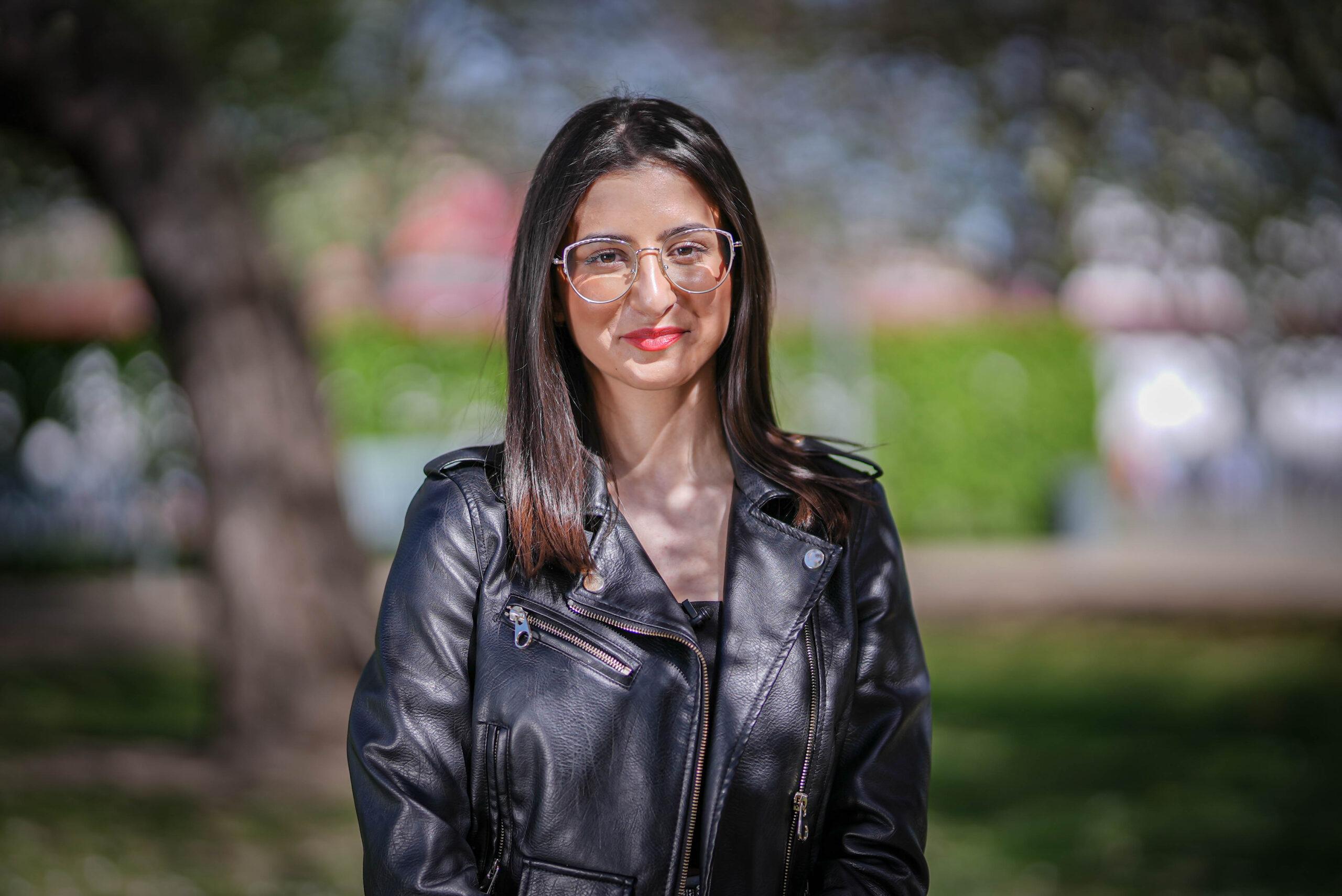 Studentka Melisa Poláková při natáčení kampaně (FOTO: Lukáš Cirok)