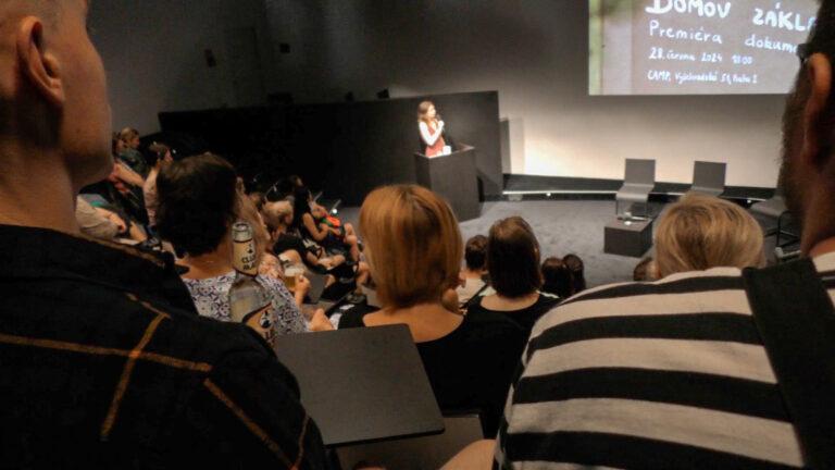 Premiéra krátkého dokumentárního filmu Domov základ života, který se věnuje inovativní praxi garantovaného bydlení, 28. června 2024, Praha (FOTO: Viola Tokárová)