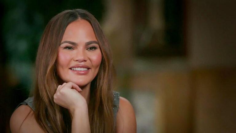 Chrissy Teigen (FOTO: PBS / BACKGRID / Backgrid UK / Profimedia)