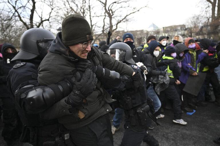 Protesty proti sjezdu AfD, 11. ledna 2025. (FOTO: AA/ABACA / Abaca Press / Profimedia)
