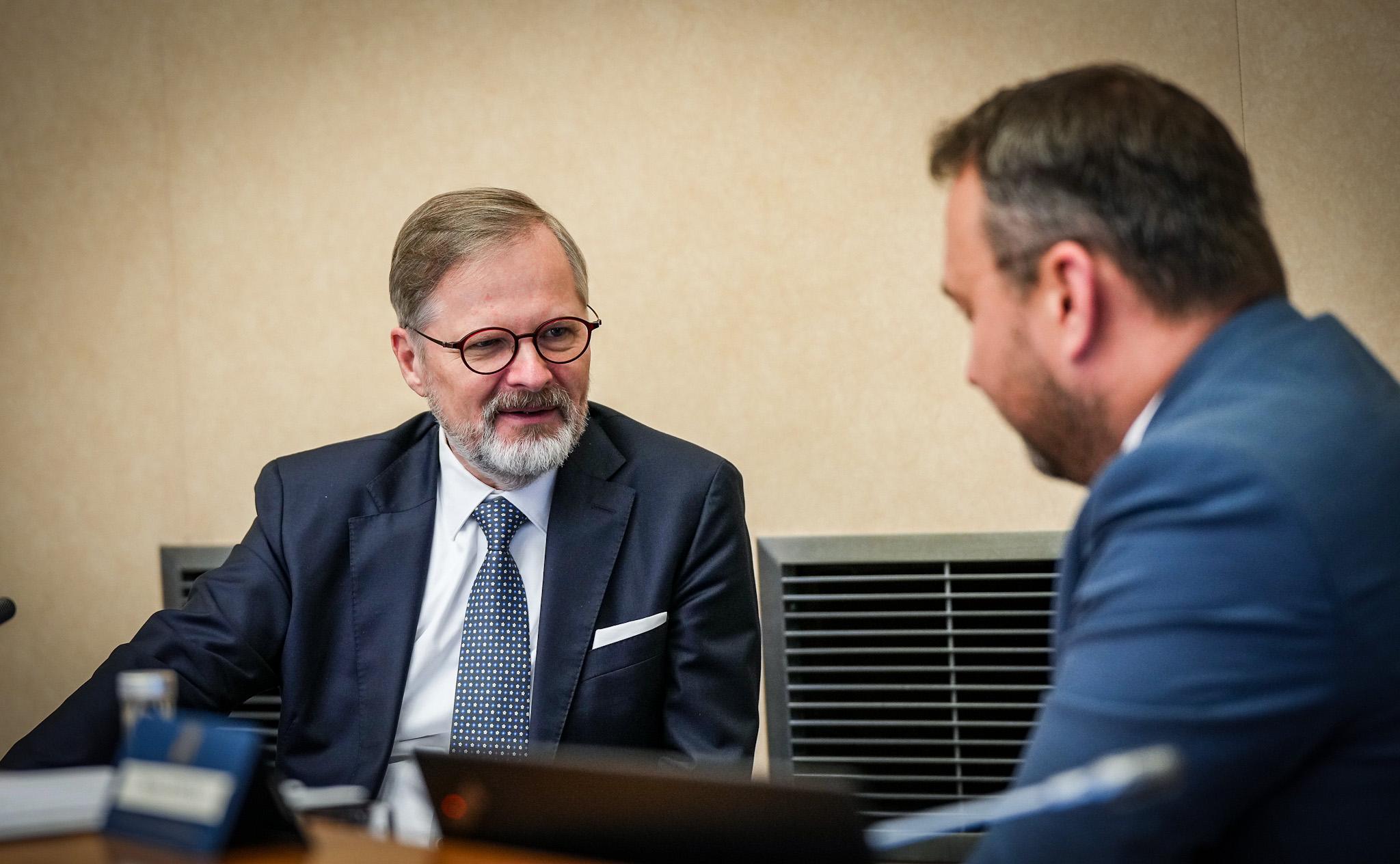 Premiér Petr Fiala s místopředsedou vlády a ministrem práce a sociálních věcí Marianem Jurečkou, 8. 1. 2025 (FOTO: Úřad vlády ČR)