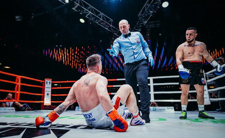 Boxerský souboj Pavla Albrechta a Milana Porcházky byl velmi vyhrocený (FOTO: Patron Boxing)