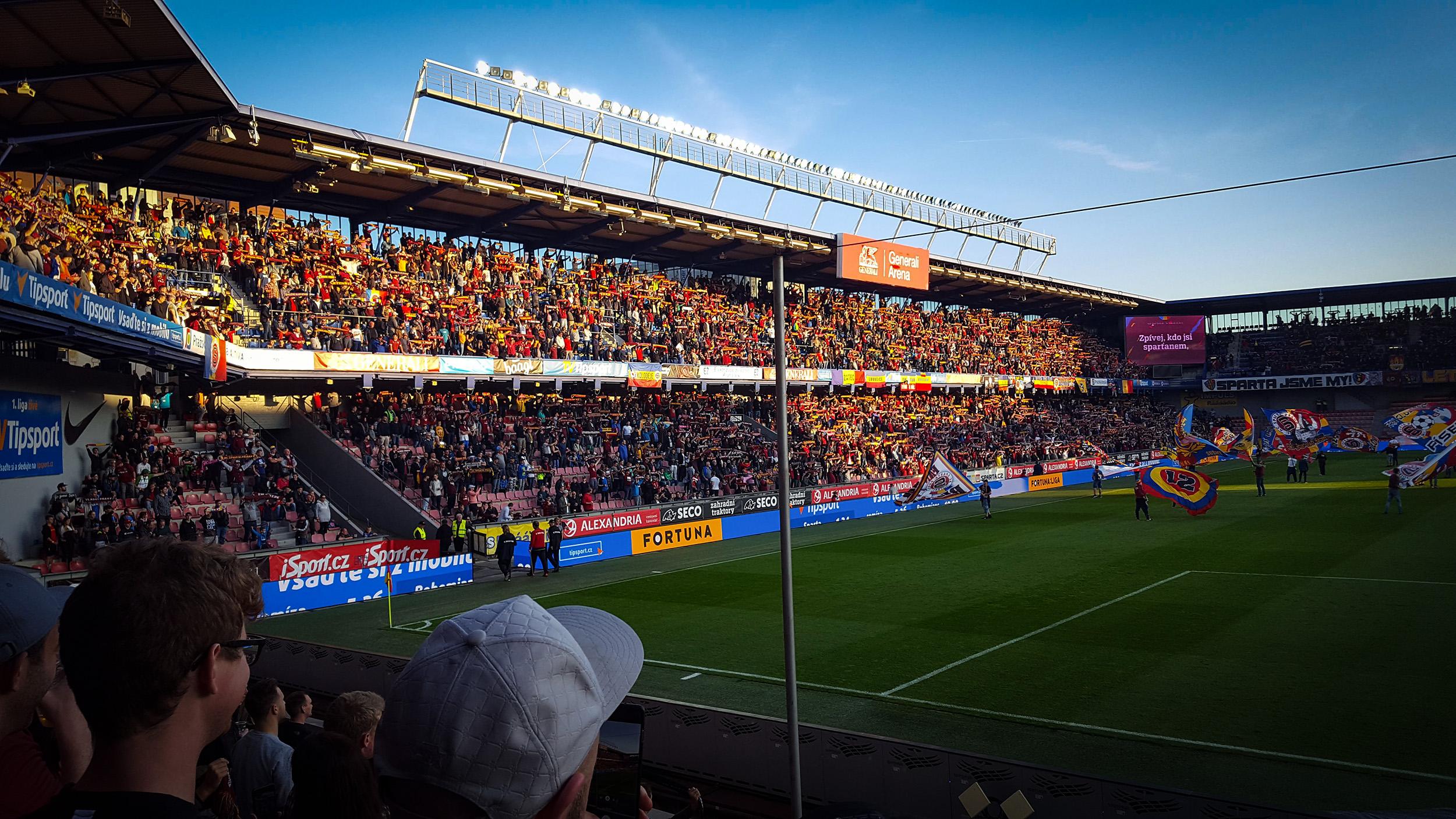 Fanoušci pražské Sparty (FOTO: Zdeněk Ryšavý)