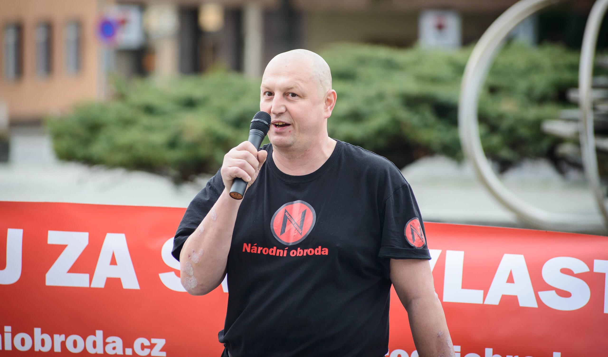 Pavel Matějný během neonacistické demonstrace na podporu žhářů z Vítkova, 16. 4. 2016 (FOTO: Petr Zewlakk Vrabec)