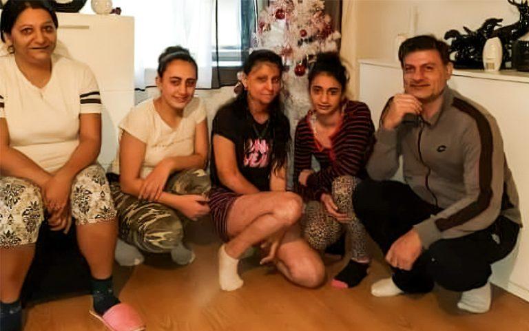 Rodina Kudrikova, která byla obětí rasově motivovaného žhářského útoku v roce 2009 (FOTO: Znesnaze21.cz, Facebook Pavel Kudrik)