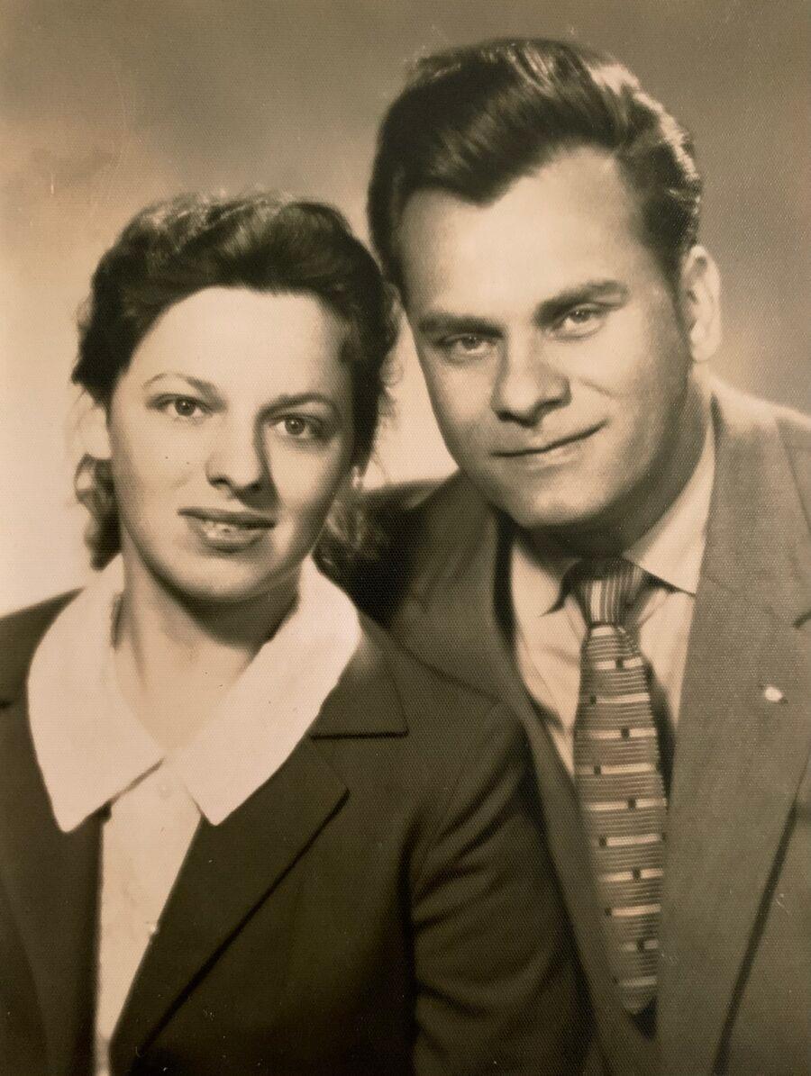 Svatební fotografie Zdeňka a Florentiny Danielových v roce 1955 (FOTO: se svolením Zdeňka Daniela)
